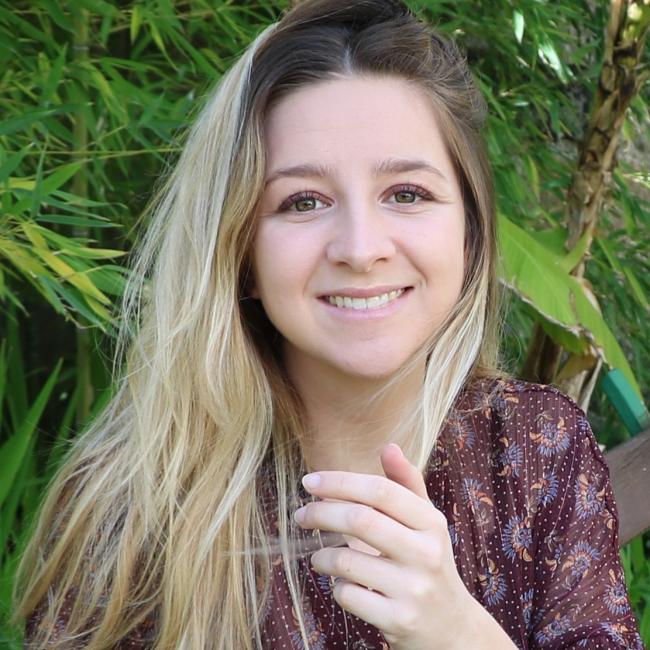 Liège 베이비시터: Lou-Anna