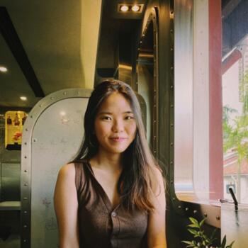 Babysitter in Singapore Island: Valerie