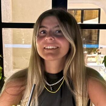 Babysitter in Francheville: Victoria