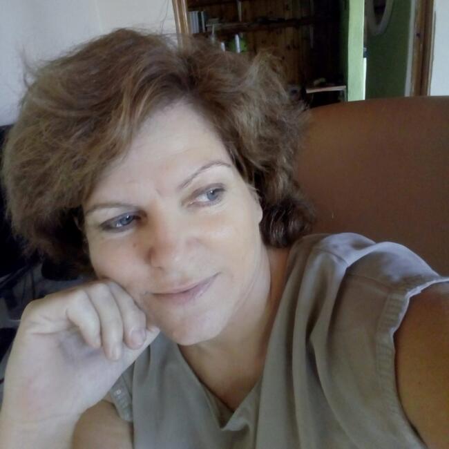 Babysitter στην περιοχή Παλαιά Φώκαια: Λίνα