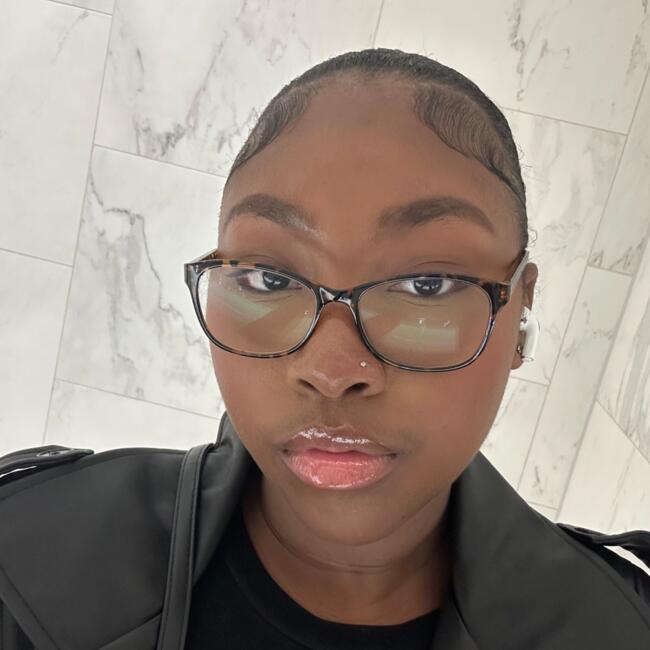 Babysitter in London: Ava