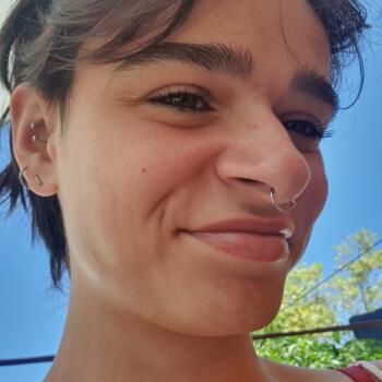 Babysitter in Bois-d'Arcy: Hannah