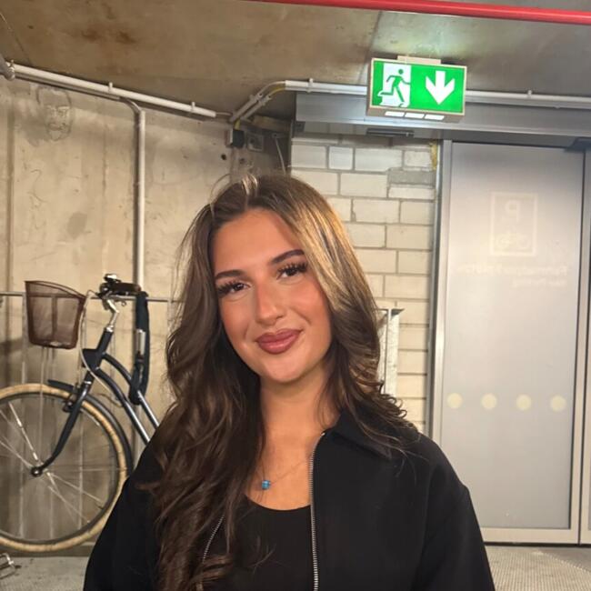 Babysitter in Basel: Diora