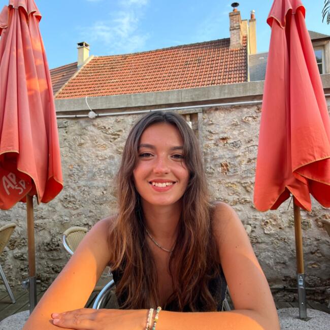 Babysitter in Gif-sur-Yvette: Julie