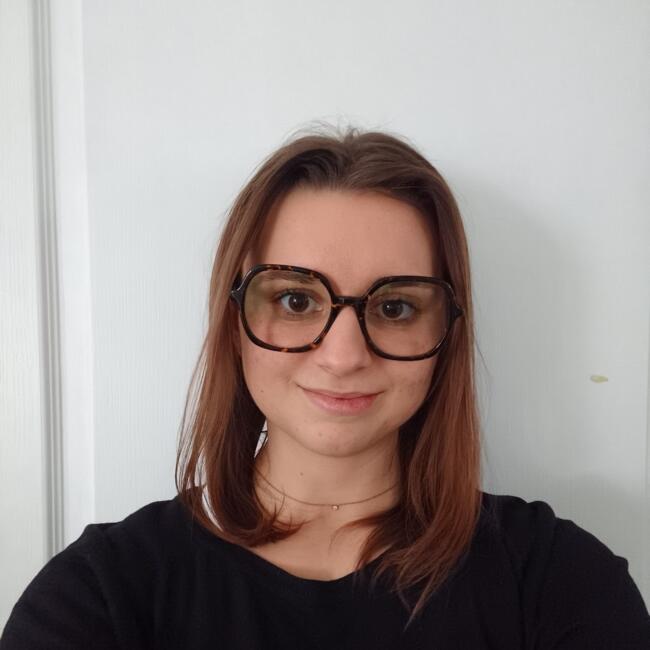 Babysitter in Gennes: Alix