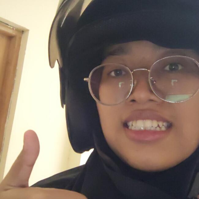 Babysitting job in Semarang: Siti