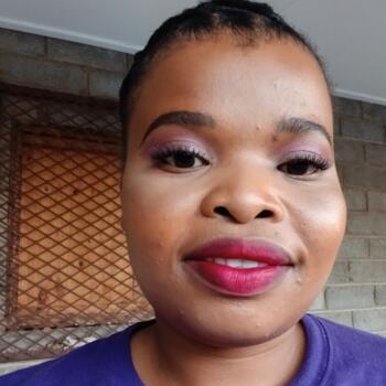 Babysitter in Khayelitsha: Nontlahla