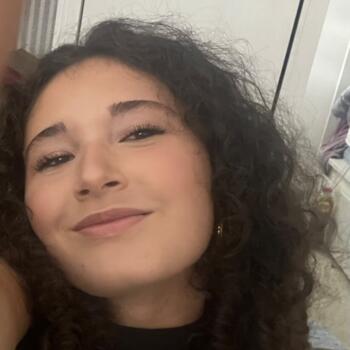 Babysitter in Villeneuve-d'Ascq: Lily