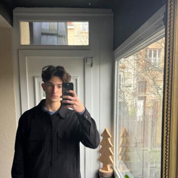 Babysitter in Saint-Max: Leon