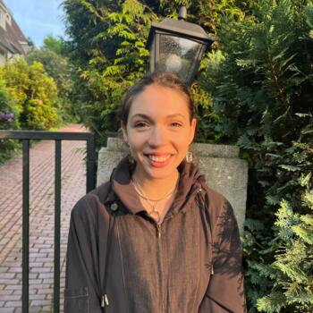 Babysitter in Agía Paraskeví (Αττική): Elly