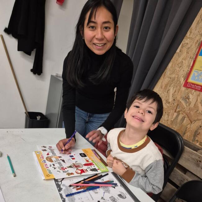 Babysitter in Paris: Thornthip