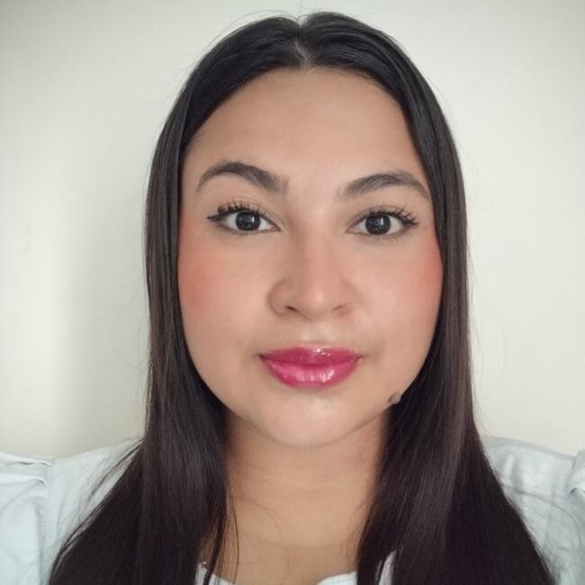 Babysitter in Girardot City: Angie