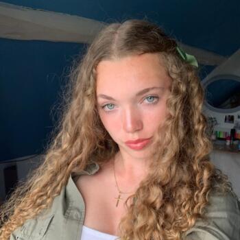 Babysitter in Juranville: Emmanuelle