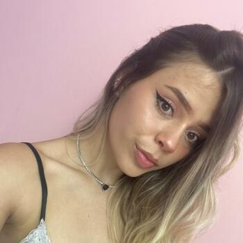 Babysitter in Armenia: Vivian