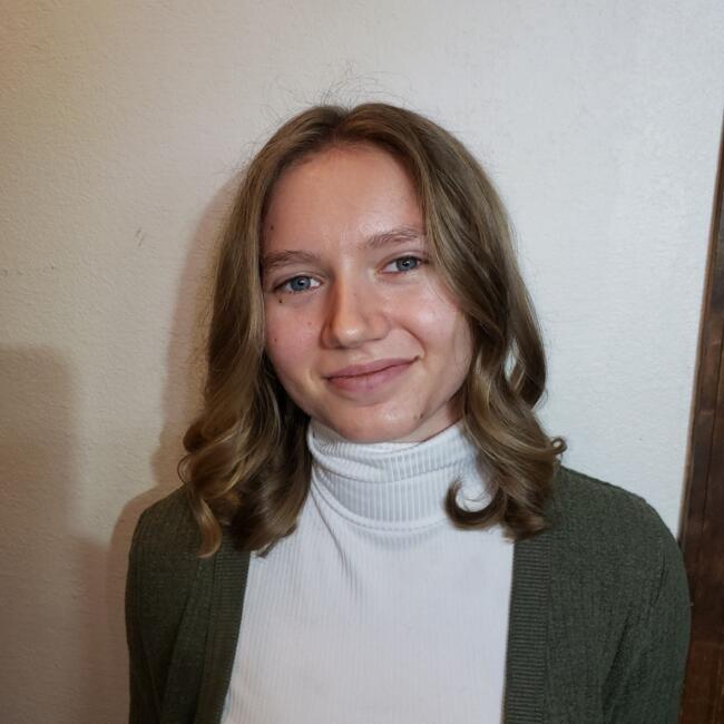 Babysitter in Fort Collins: Kira