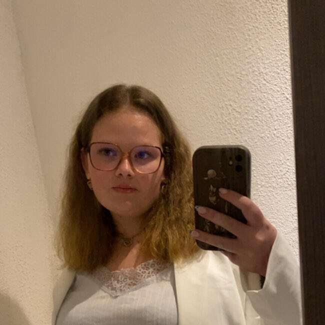 Babysitter in Royville: Louane