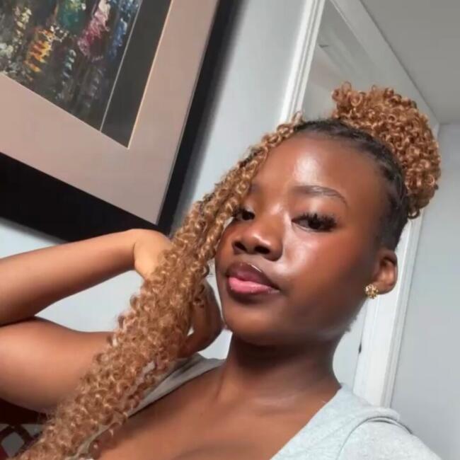 Baby-sitter in Bradford: Rhoda