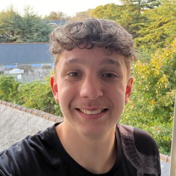 Babysitter in Saint-Brieuc: Evan