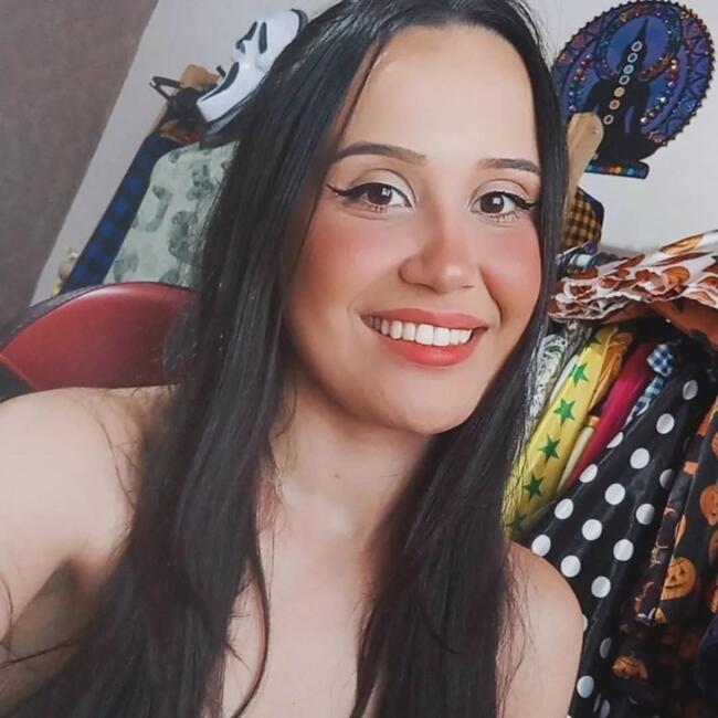 Babá em Curitiba: Tayná