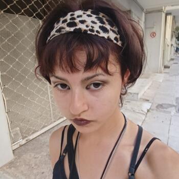 Babysitter στην περιοχή Πειραιάς: Χριστίνα