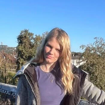 Babysitter in Whanganui: Maddison