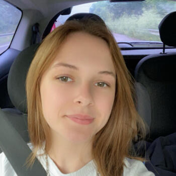 Babysitter in Chémery-les-Deux: Océane