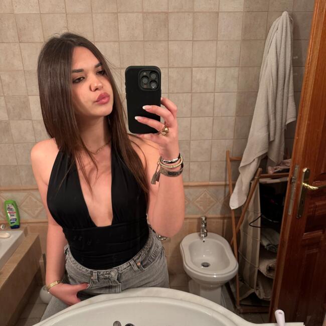 Babysitter στην περιοχή Μελίσσια: Pinelopi
