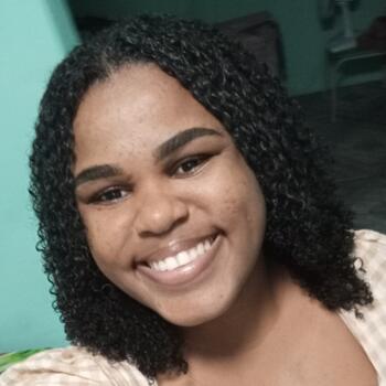 Babá em Camaçari: Michele