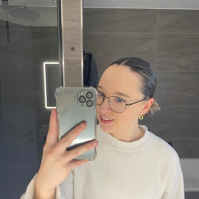 Babysitter in Saint-Preuil: Chloé