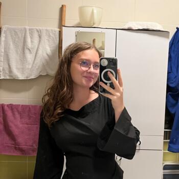 Babysitter in Bonneuil-Matours: Chloé