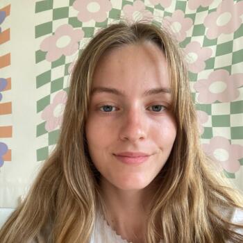 Babysitter in Paris: Emilie