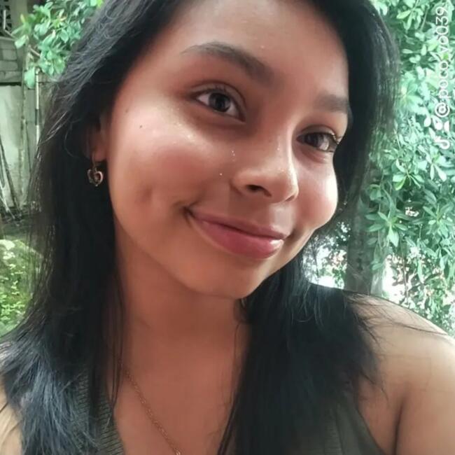 Babysitter in Panama City: Hillary