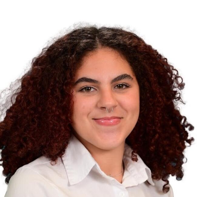 Babysitter in Palhoça: Emanuelle