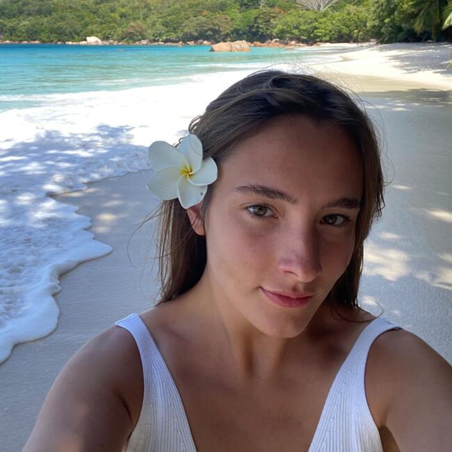 Babysitter in Paris: Mathilde