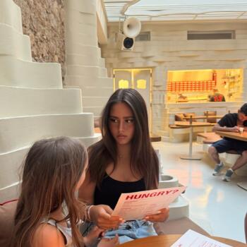 Babysitter in Neuilly-sur-Seine: Marilou