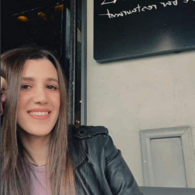 Babysitter στην περιοχή Καισαριανή: Antwnia