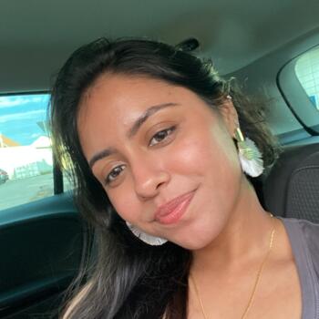 临时保姆 新加坡: Amrit