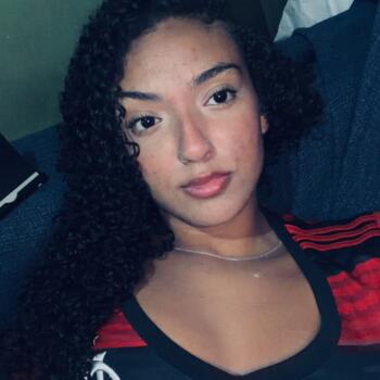 Babá em Rio Preto (Rio de Janeiro): Pamela