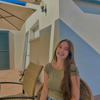 Babysitter in Ambon: Maëva