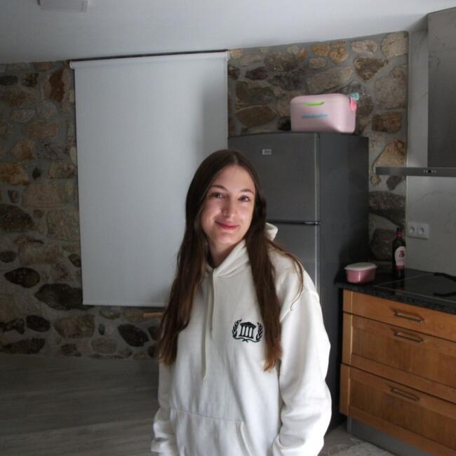 Babysitter in Almada: Inês