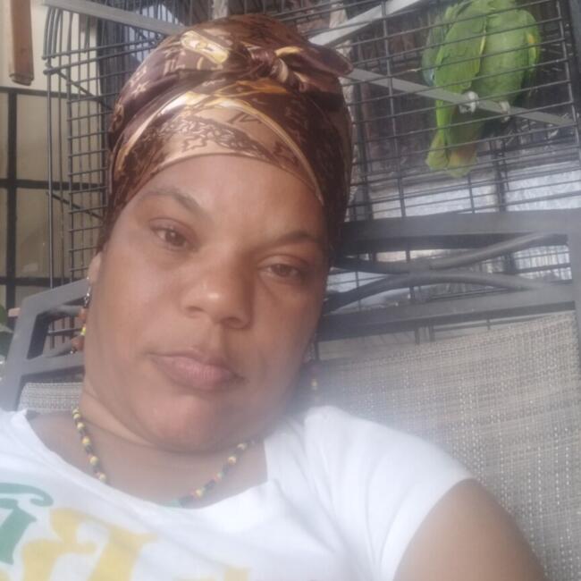 Babysitter in Carenage: Diann