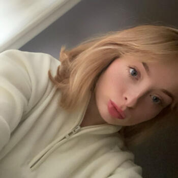 Babysitter in Brighton: Holly