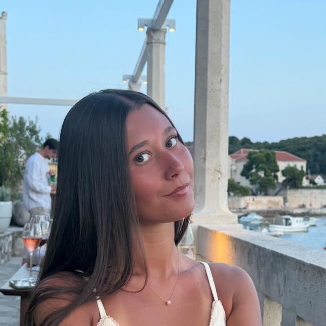 Babysitter in Maisons-Alfort: Ines