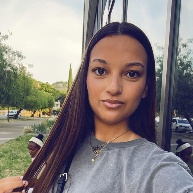 Babysitter in Draguignan: Ines