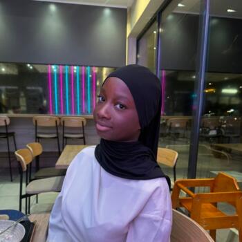 Babysitter in Carrières-sur-Seine: Maryame