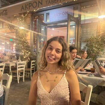 Babysitter in Koropí: Maraia