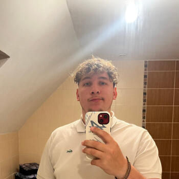 Babysitter in Boulogne-Billancourt: Adrien