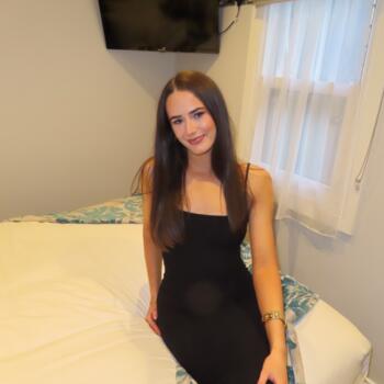 Babysitter in Ballyhaunis: Nicole