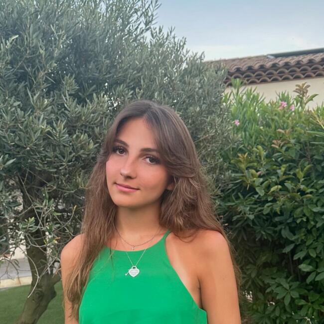 Babysitter in Paris: Margaux