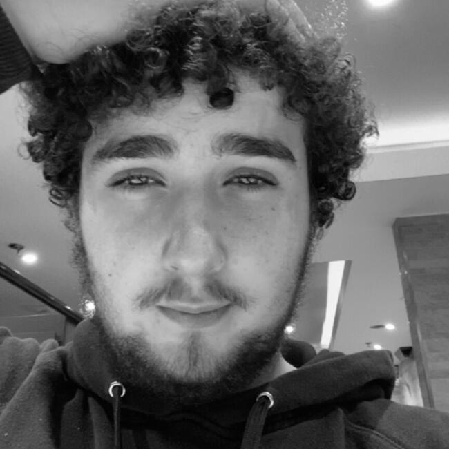 Babysitter in Saint-Julien-en-Genevois: Luka